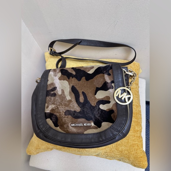 Michael Kors Camouflage Crossbody Bag - Picture 1 of 15